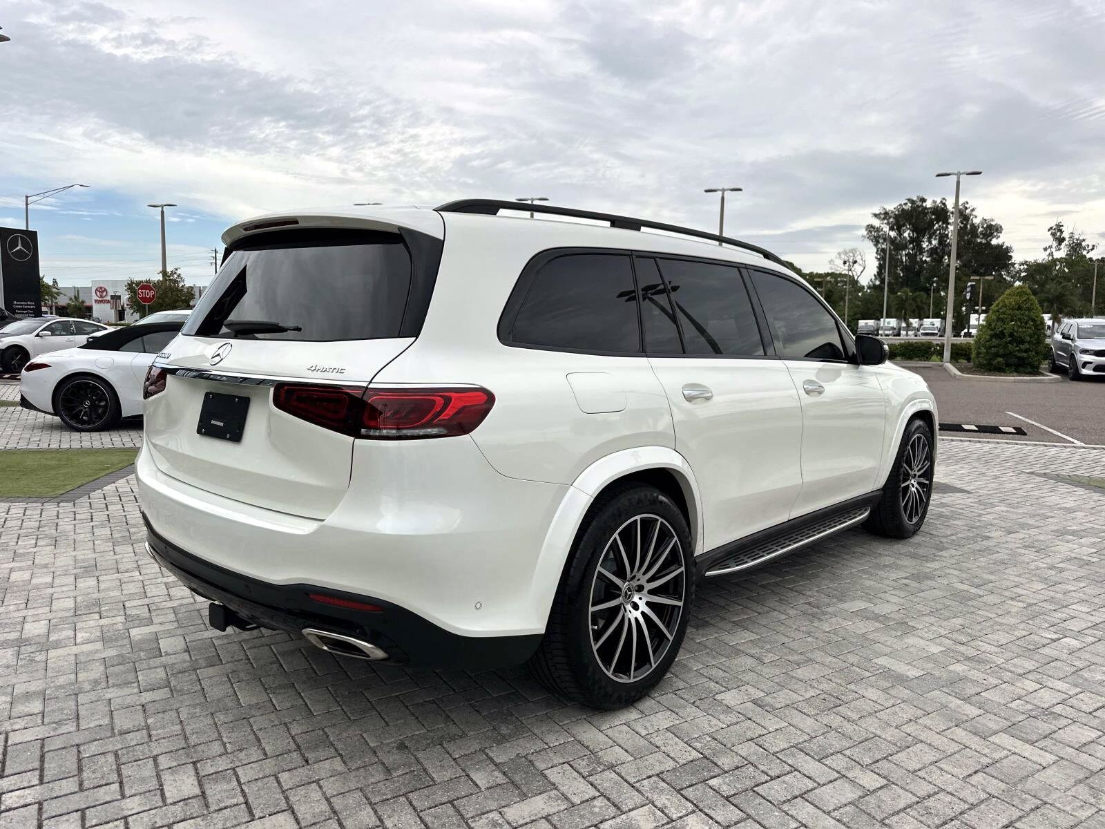 2022 Mercedes Benz GLS 580 4MATIC photo 4