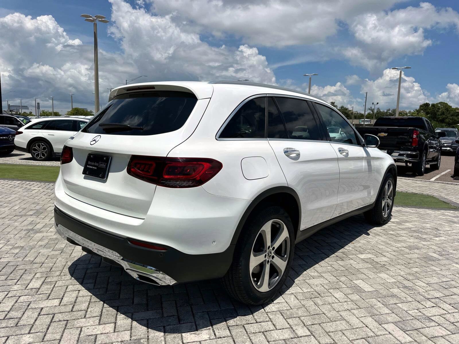 2022 Mercedes Benz GLC 300 photo 4