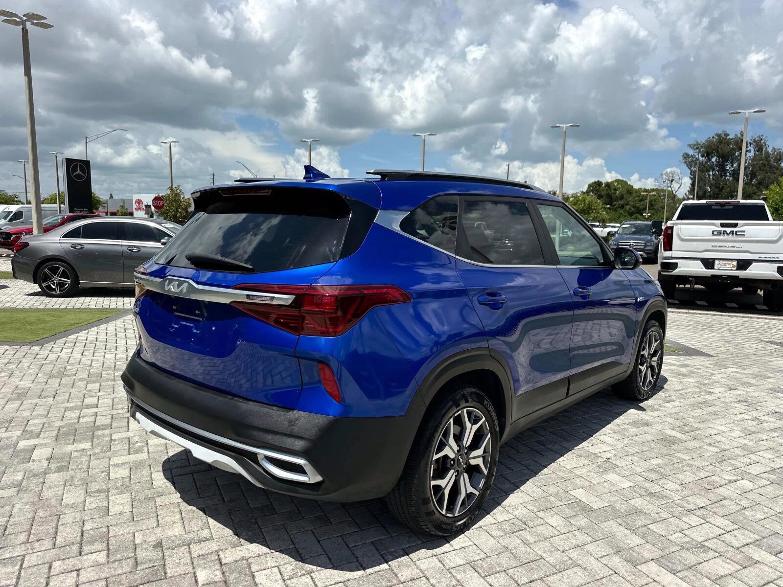 2023 Kia Seltos EX photo 4