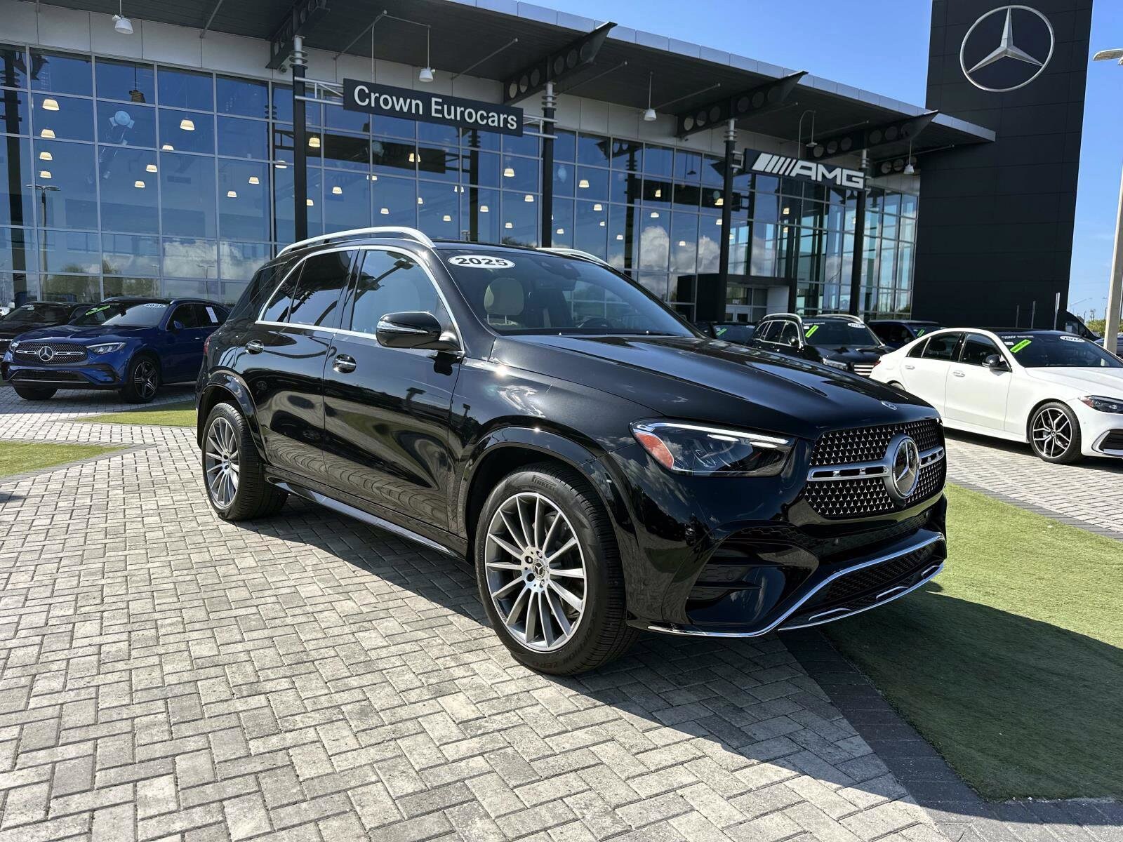 2025 Mercedes Benz GLE 450e photo 2