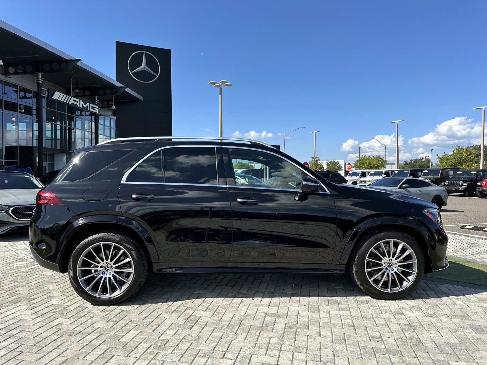 2025 Mercedes Benz GLE 450e photo 3
