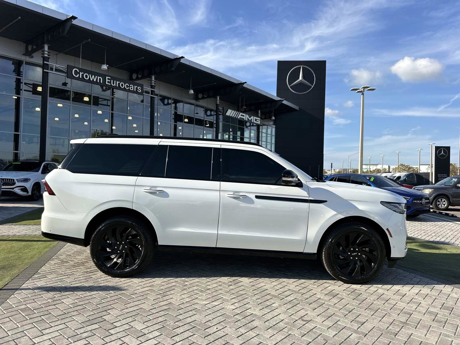 2025 Lincoln Navigator Reserve photo 2