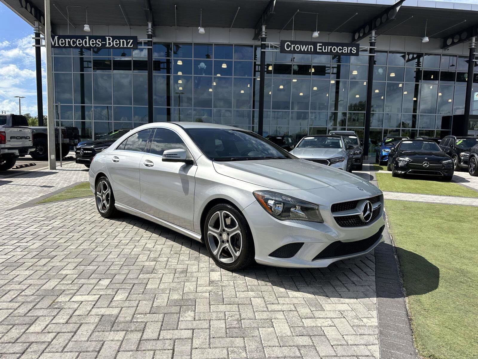 2014 Mercedes Benz CLA 250 photo 2