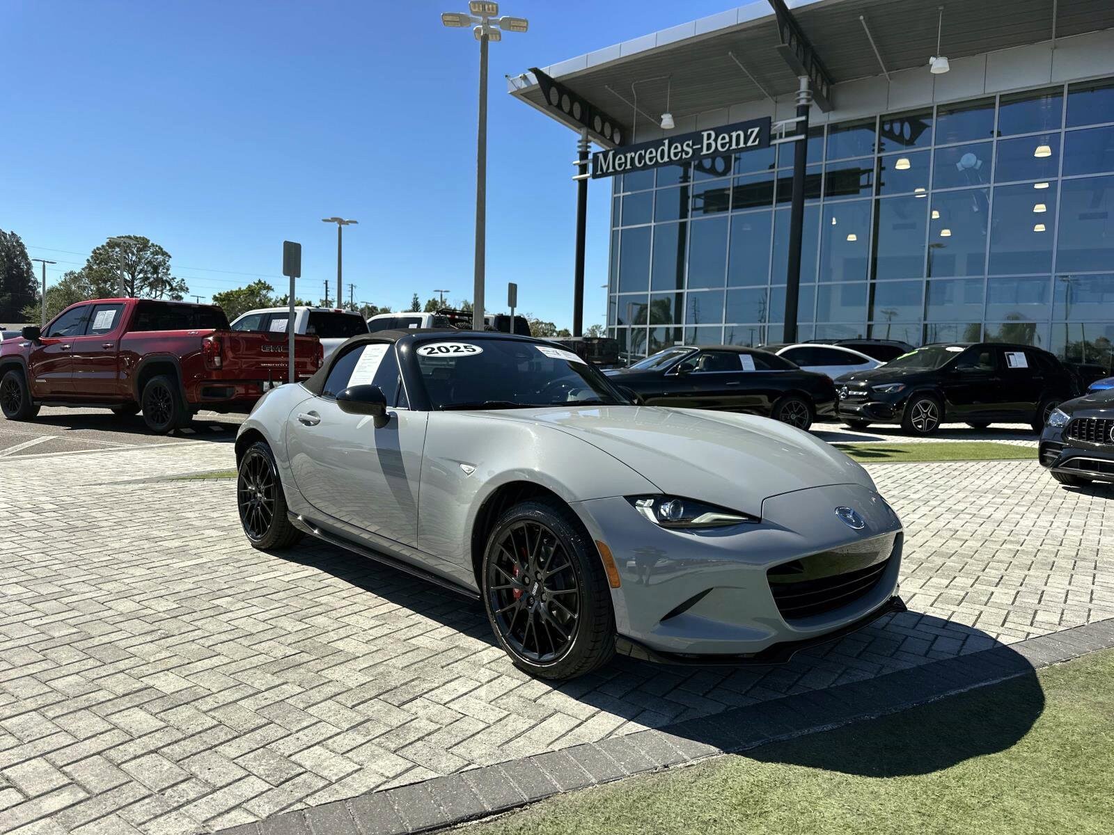 2025 Mazda MX-5 Miata Miata photo 2