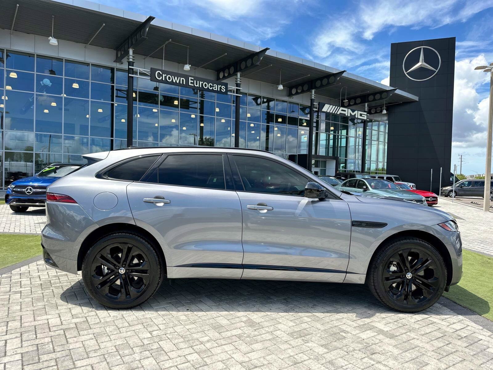 2024 Jaguar F-PACE P400 R-Dynamic S photo 3