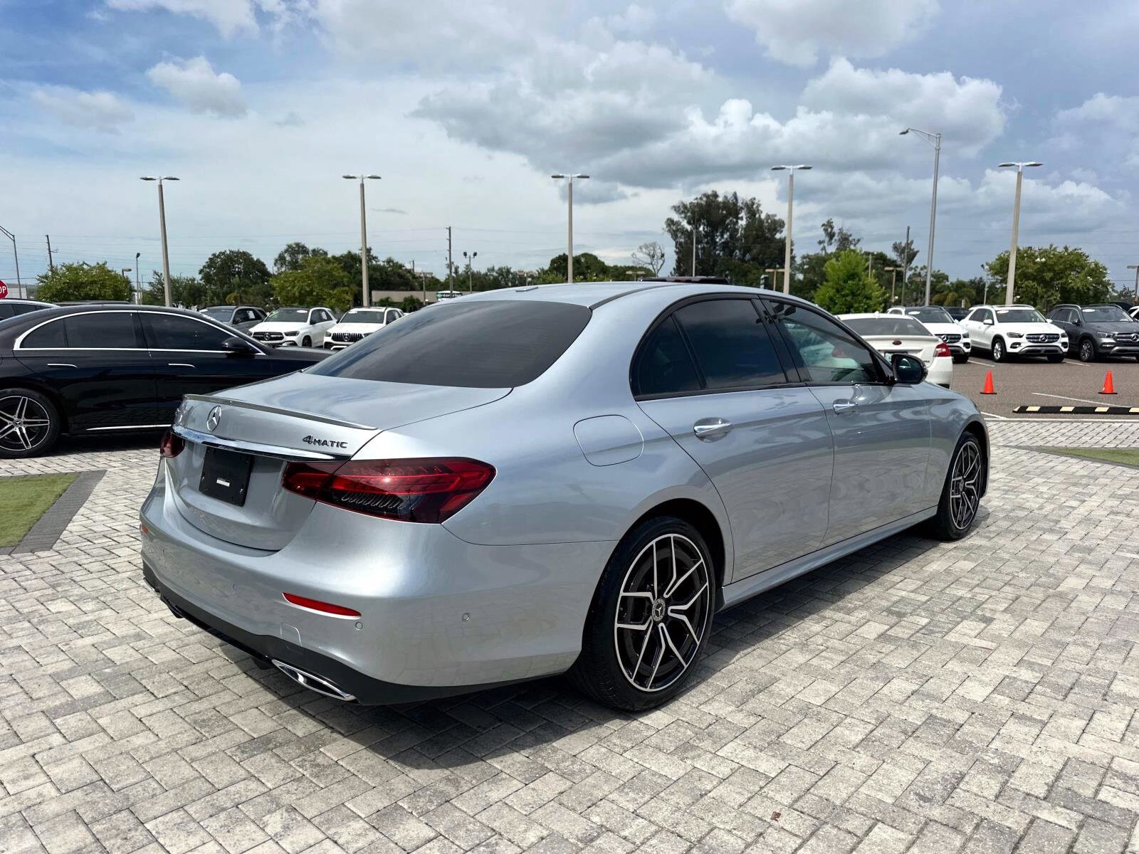 2022 Mercedes Benz E 450 4MATIC photo 4