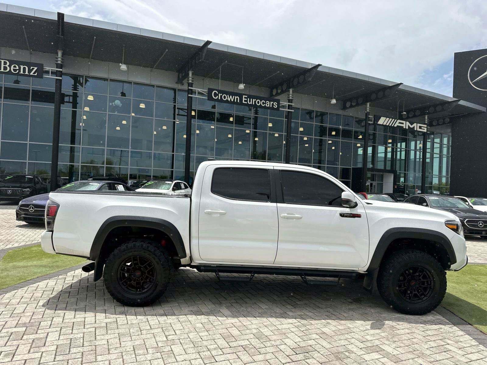2021 Toyota Tacoma 4x4 TRD Pro photo 2