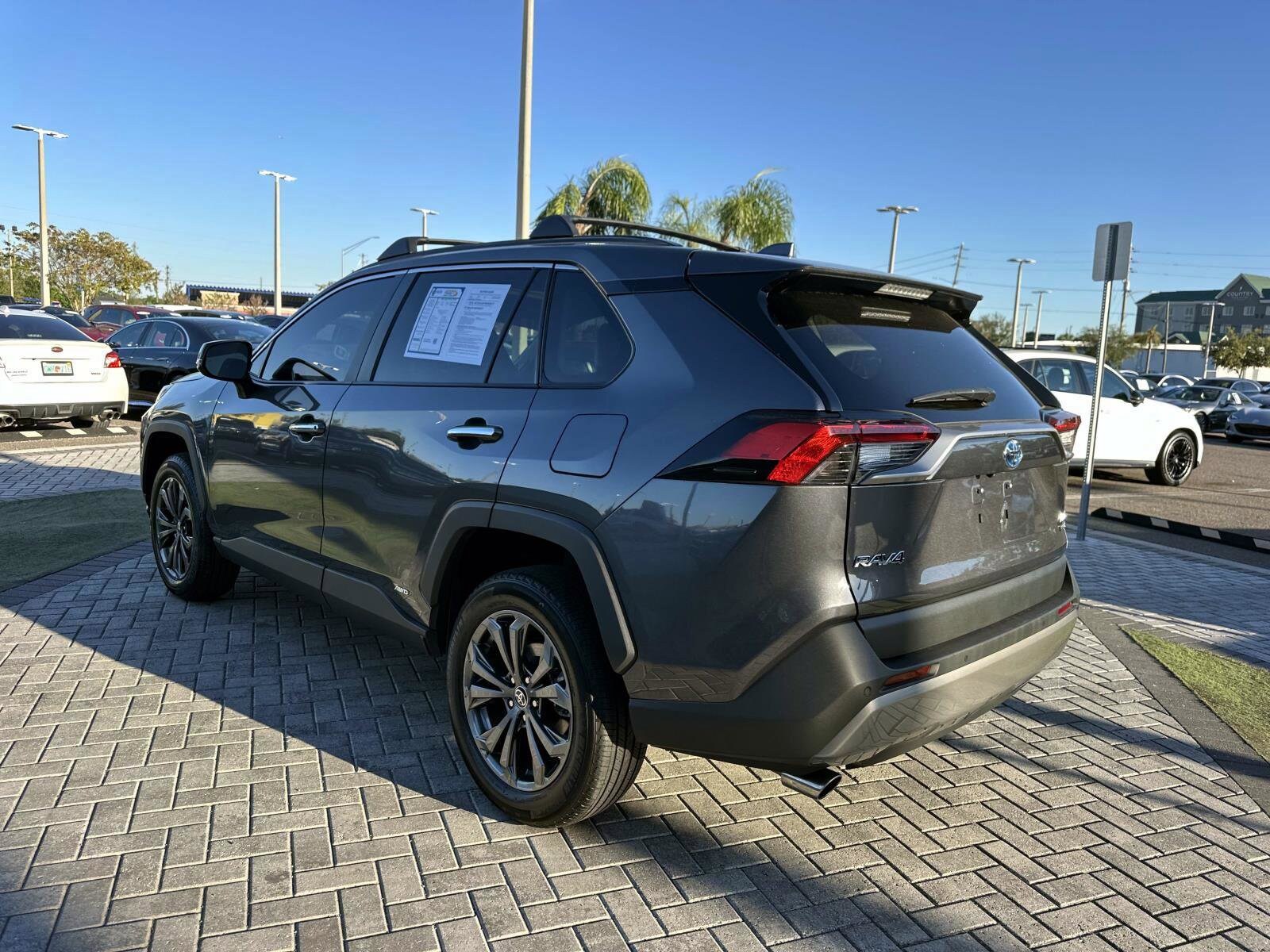 2022 Toyota RAV4 Limited photo 2