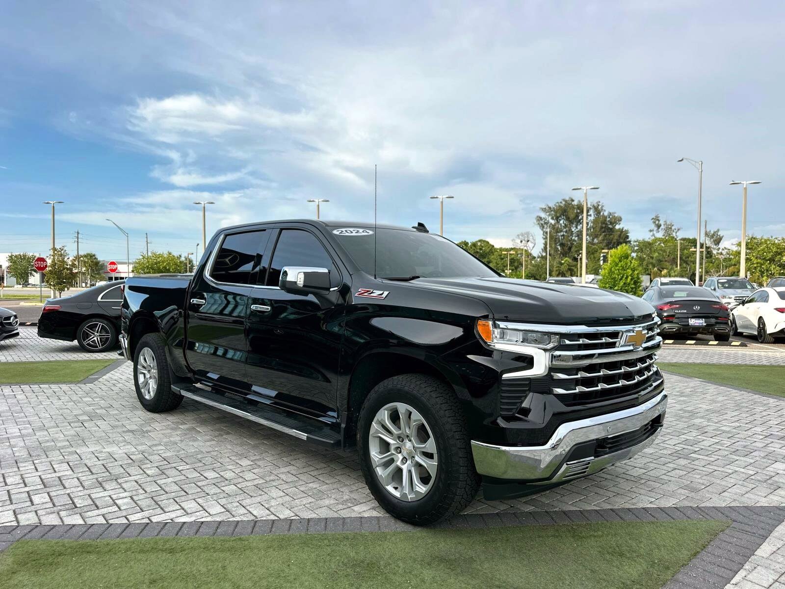 2024 Chevrolet Silverado 1500 LTZ photo 2