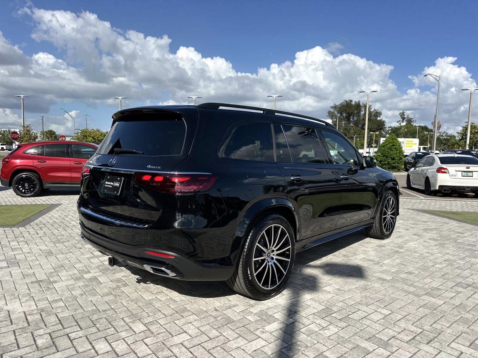 2025 Mercedes Benz GLS 450 4MATIC photo 4