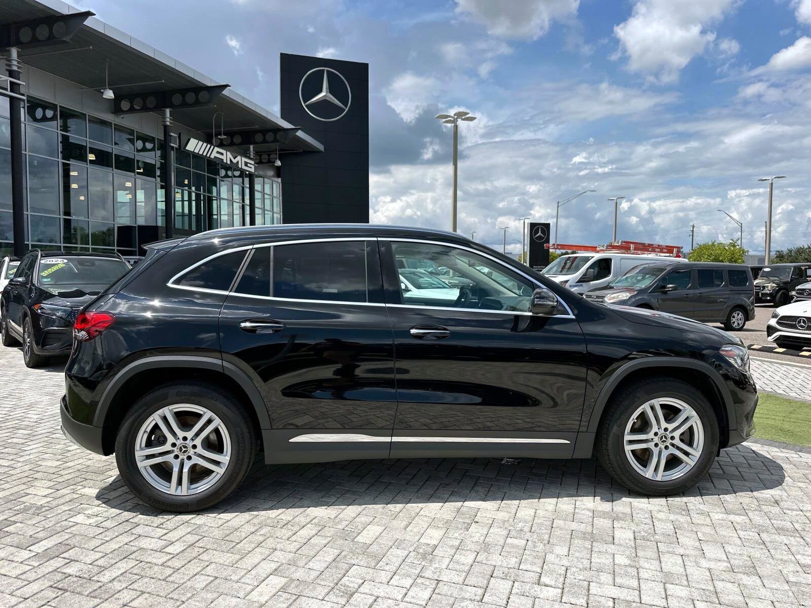 2023 Mercedes Benz GLA 250 4MATIC photo 3