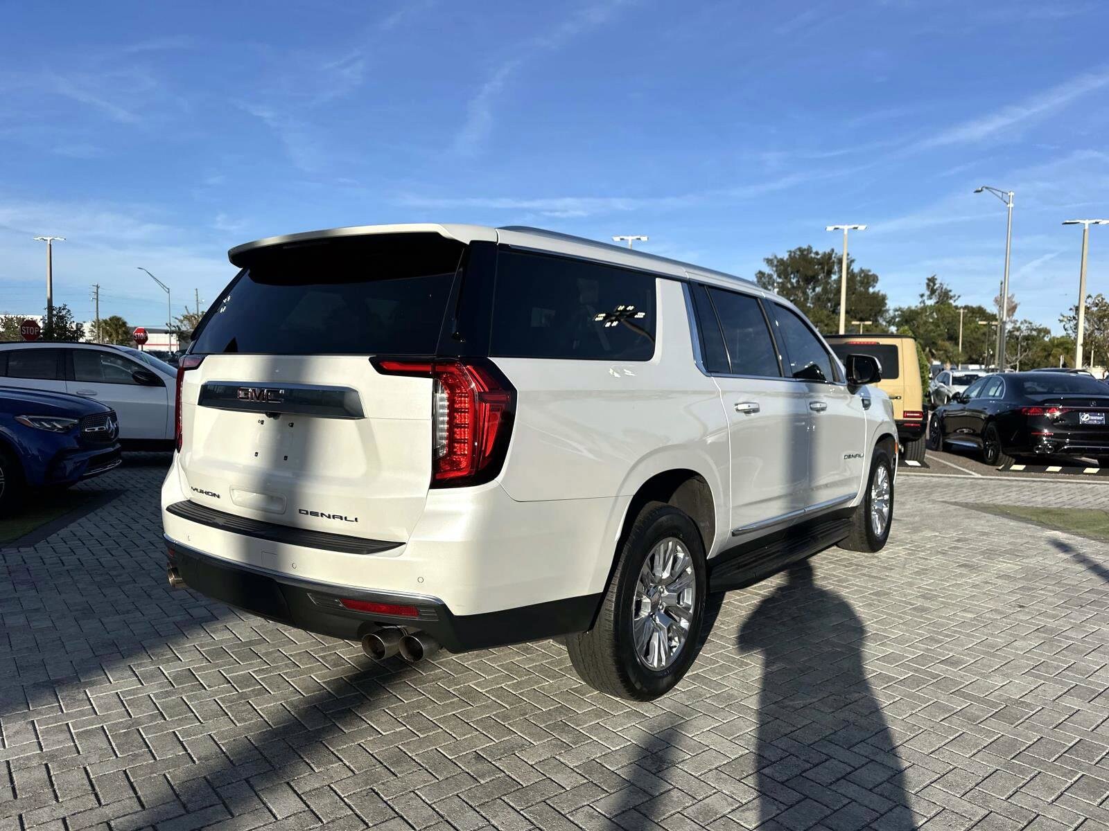 2021 Gmc Yukon XL Denali photo 3