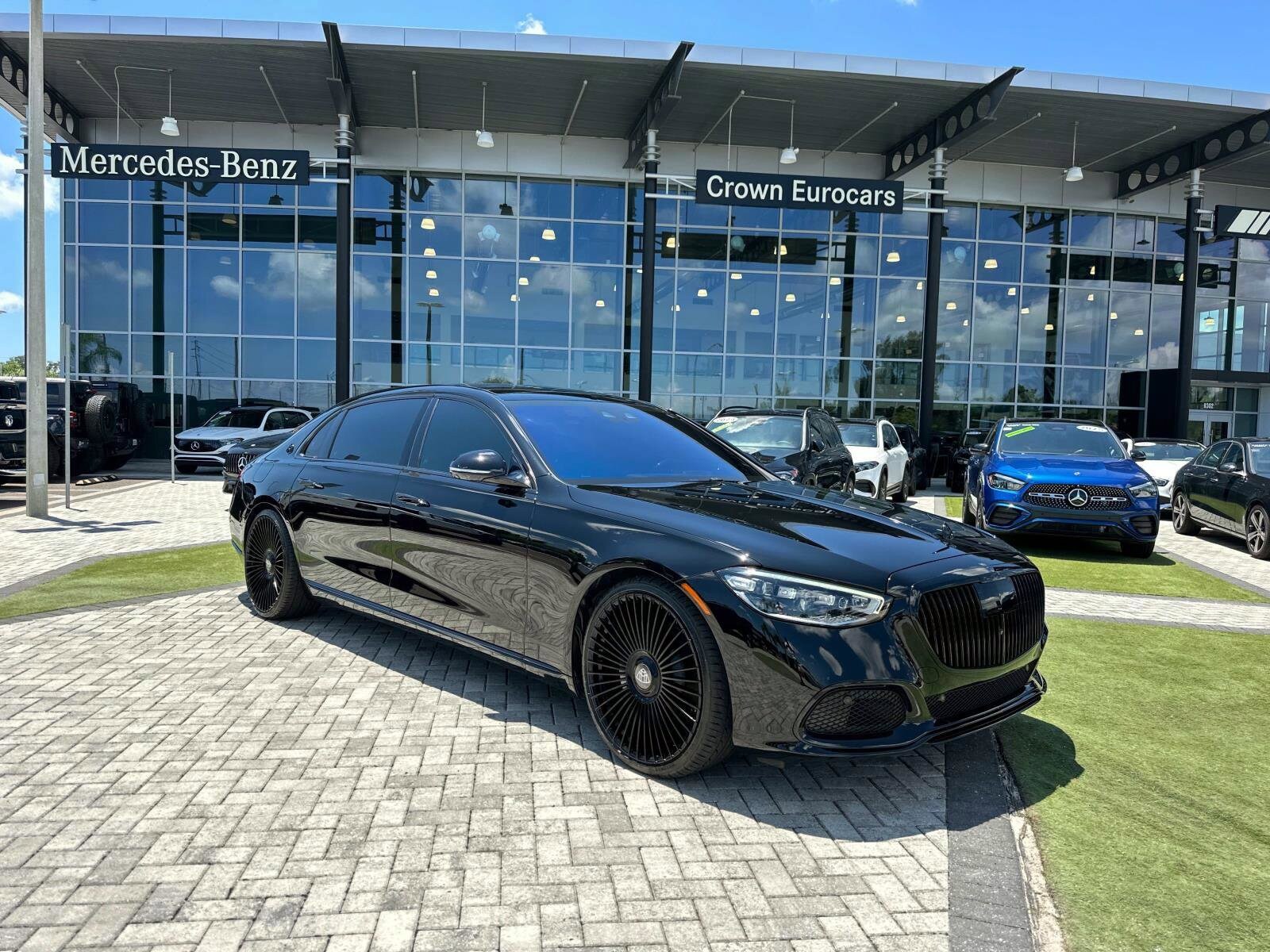 2021 Mercedes Benz S Maybach 580 photo 2