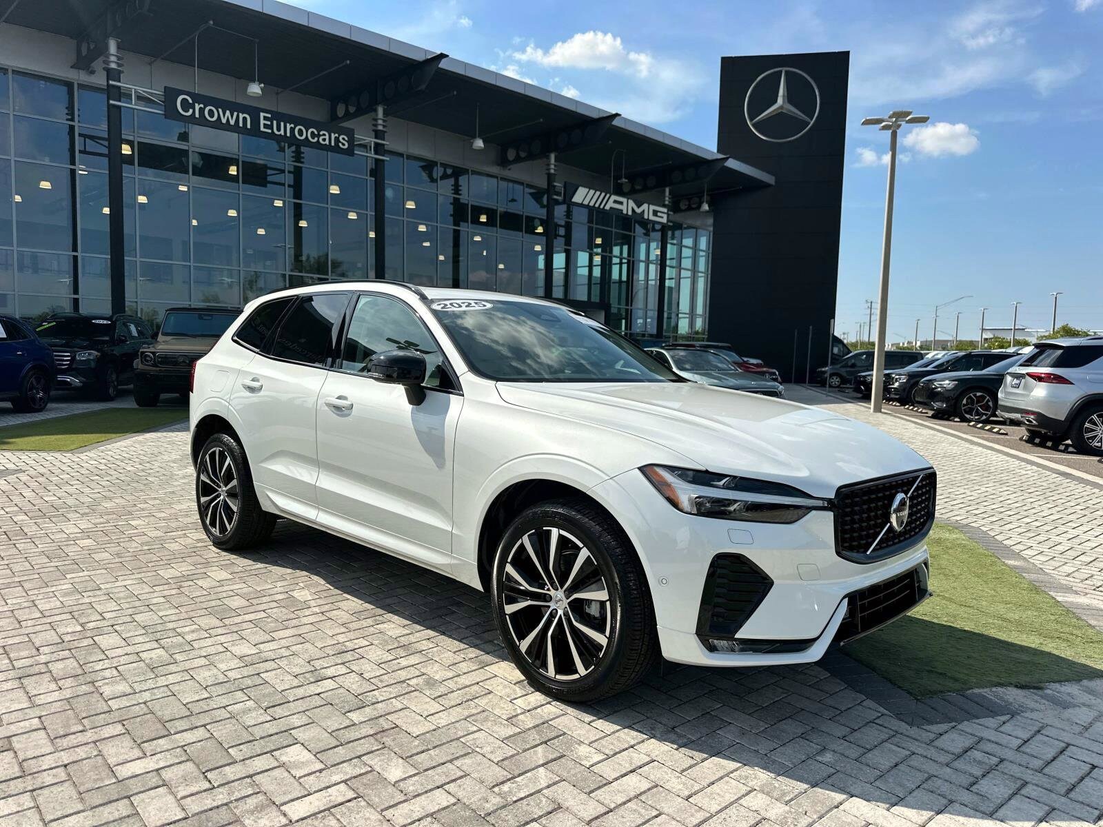 2025 Volvo XC60 Plus photo 2