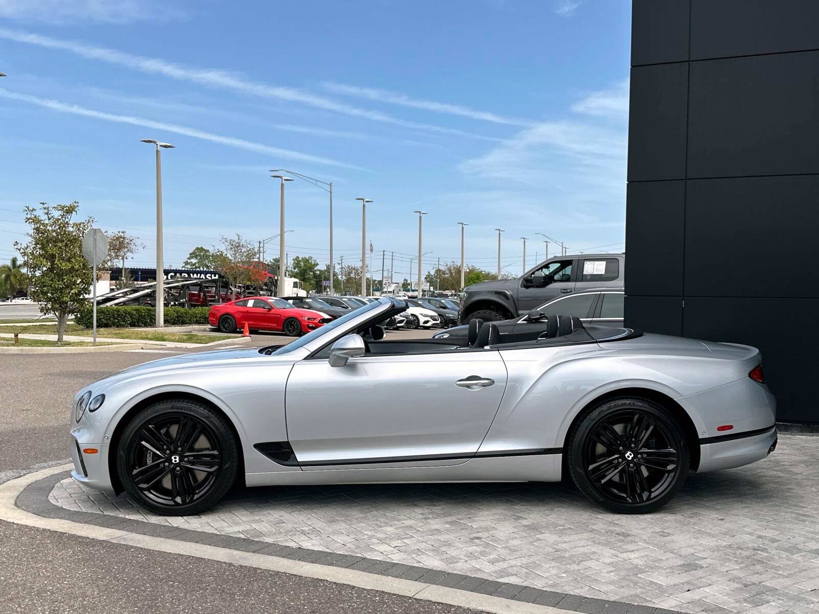 2023 Bentley Continental GT V8 photo 2