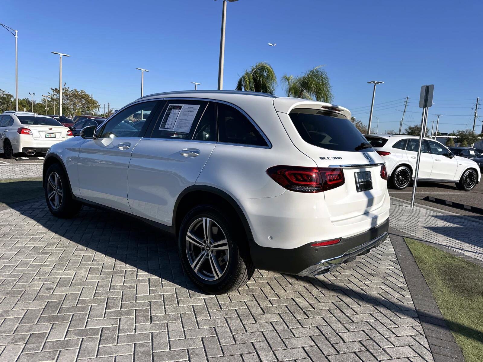 2022 Mercedes Benz GLC 300 photo 2