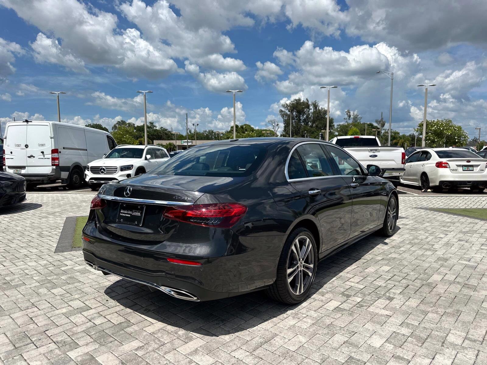 2023 Mercedes Benz E 350 4MATIC photo 4