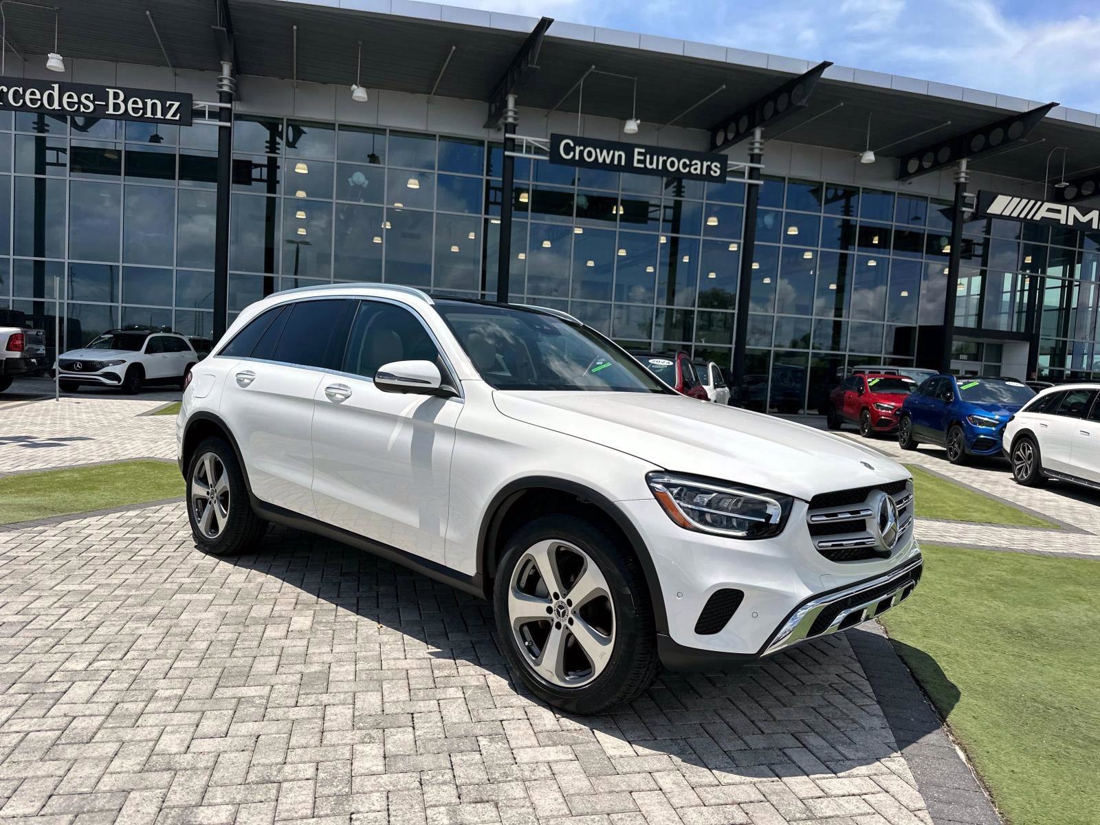 2022 Mercedes Benz GLC 300 photo 2