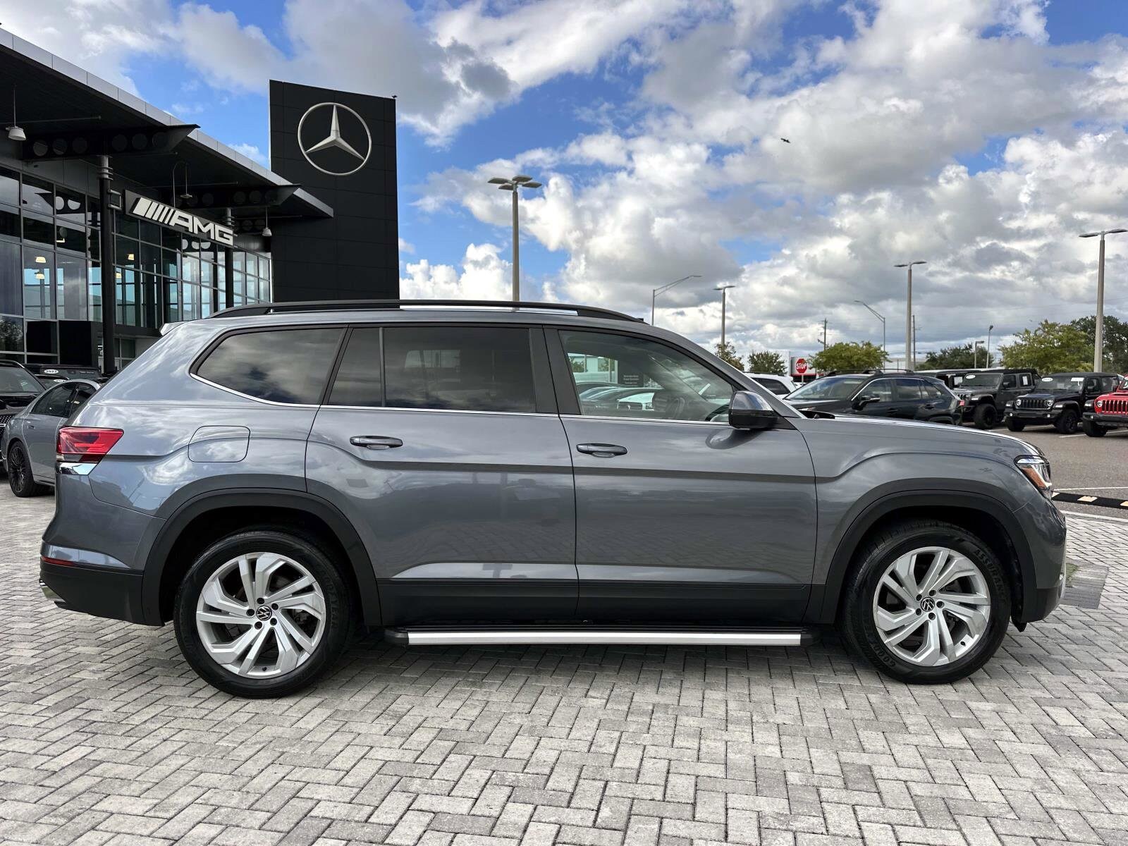 2022 Volkswagen Atlas V6 SE Technology photo 2
