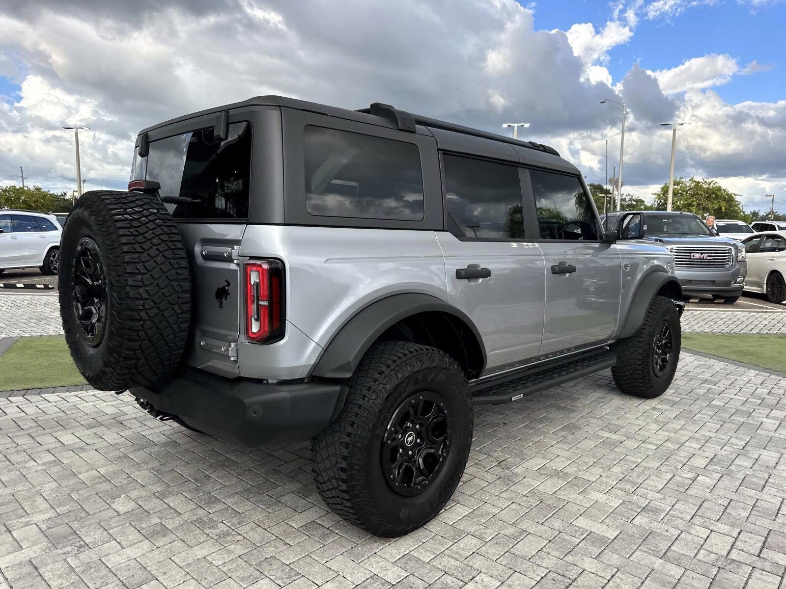 2022 Ford Bronco Wildtrak photo 2