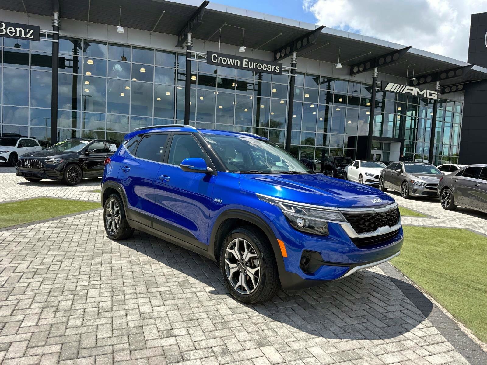 2023 Kia Seltos EX photo 2