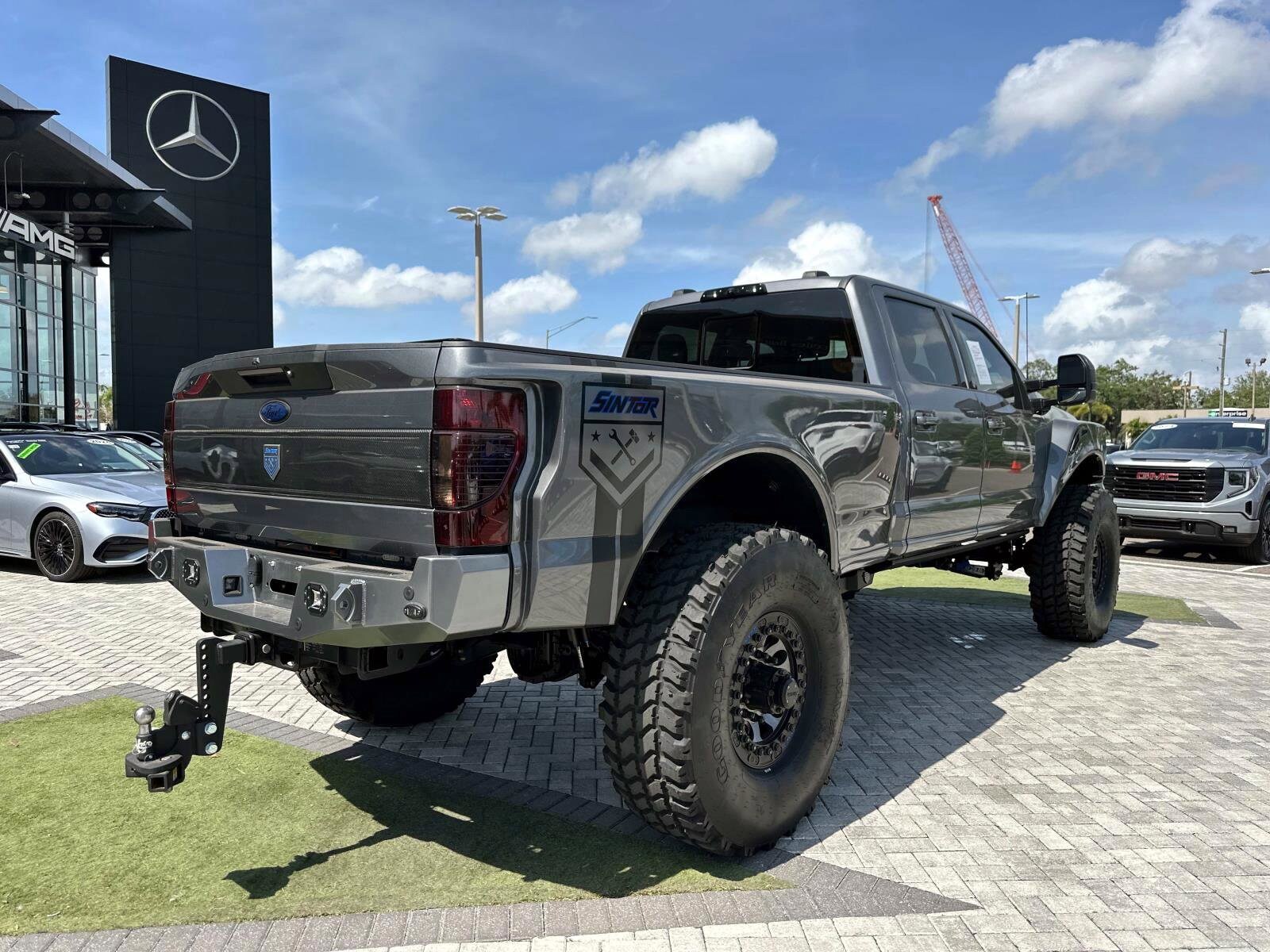 2022 Ford F-350 Lariat photo 4