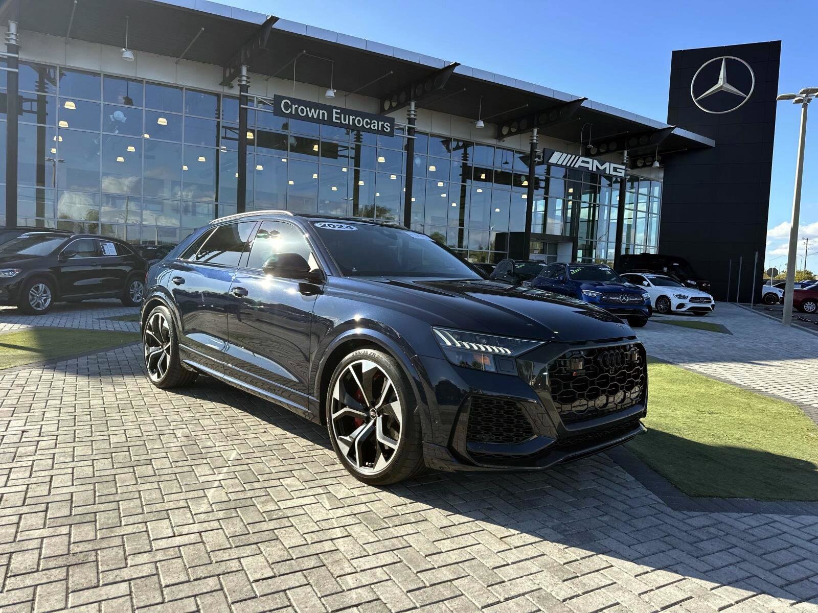 2024 Audi RS Q8 photo 2