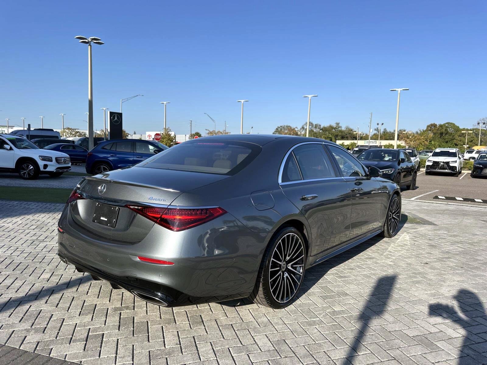 2022 Mercedes Benz S 580 4MATIC photo 3