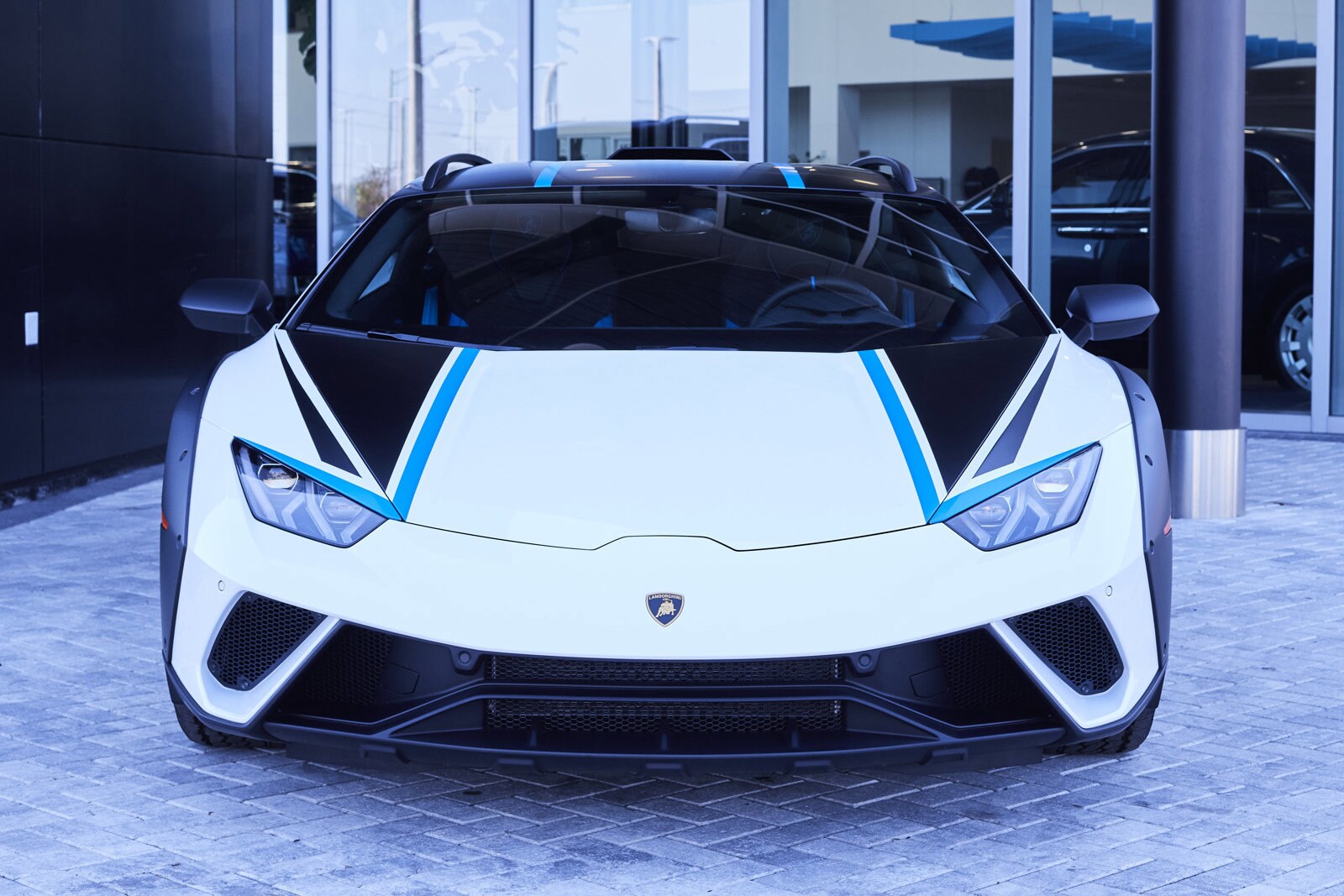 2024 Lamborghini Huracan Sterrato Base photo 2