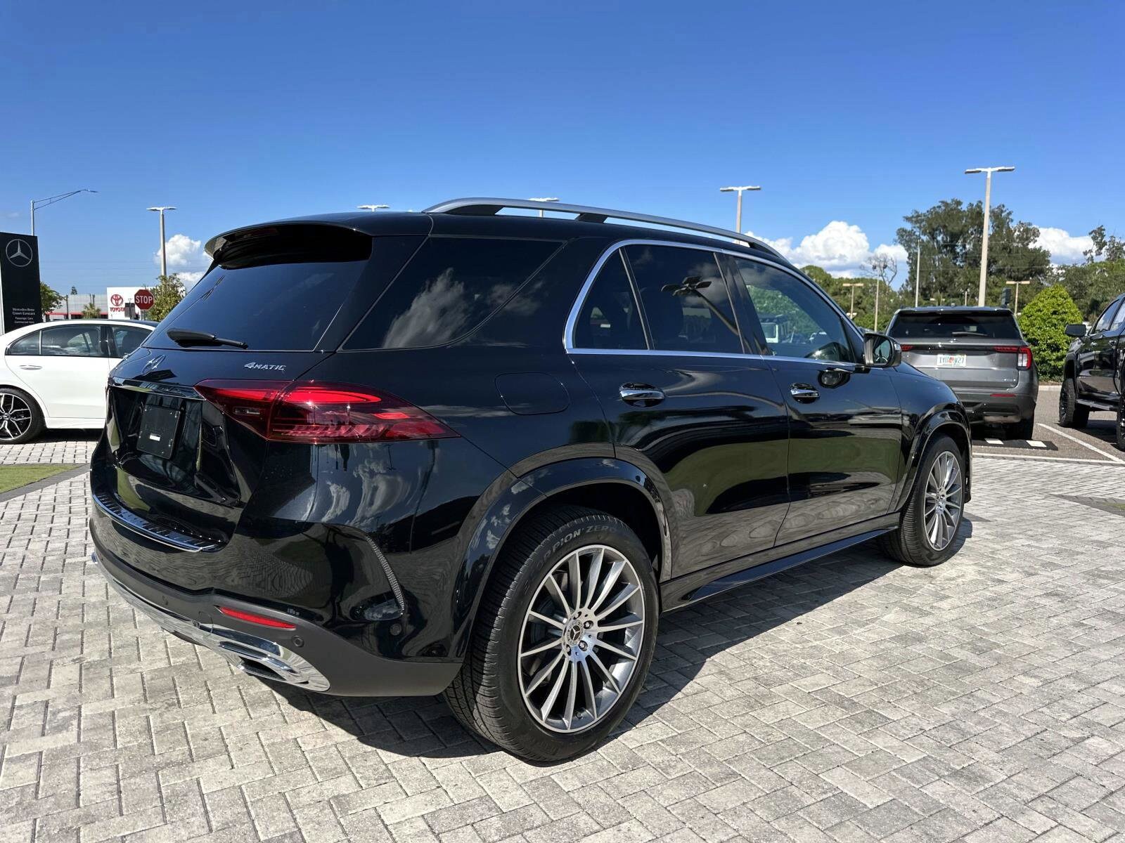 2025 Mercedes Benz GLE 450e photo 4