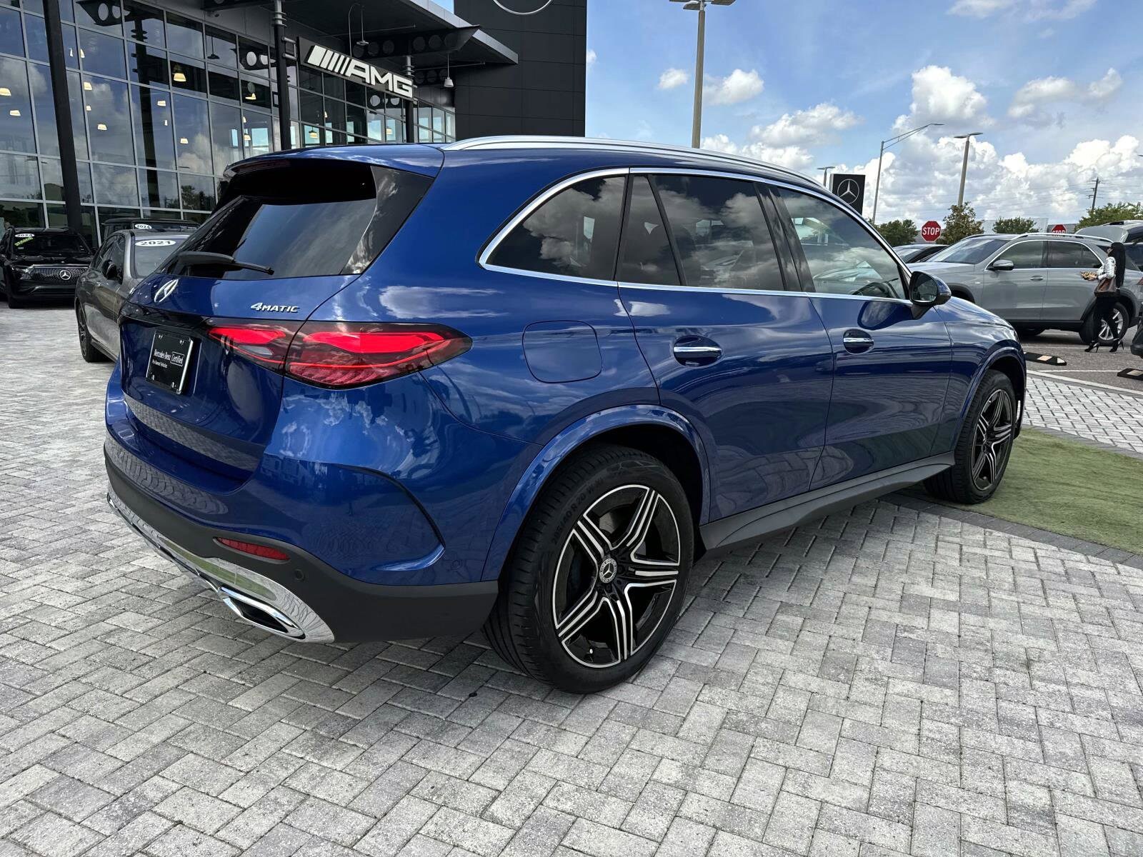 2025 Mercedes Benz GLC 350e 4MATIC photo 4