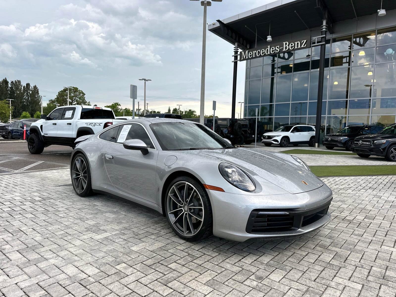 2024 Porsche 911 photo 2