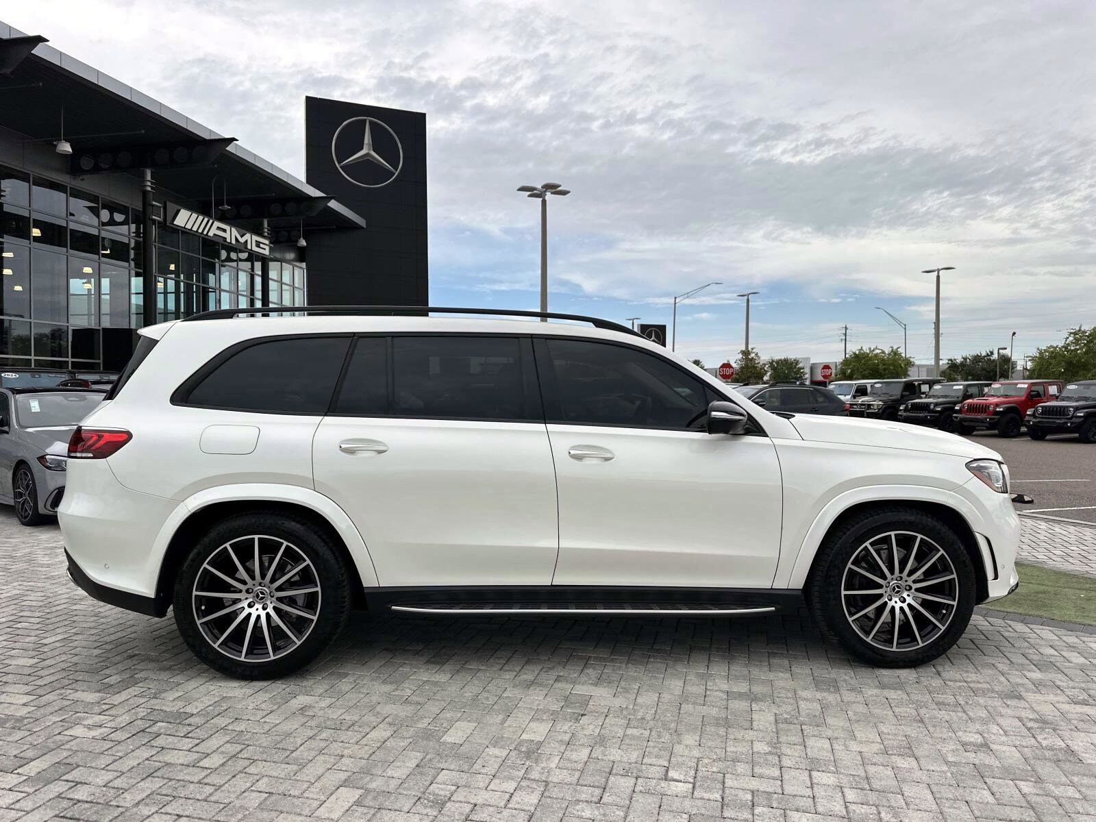 2022 Mercedes Benz GLS 580 4MATIC photo 3