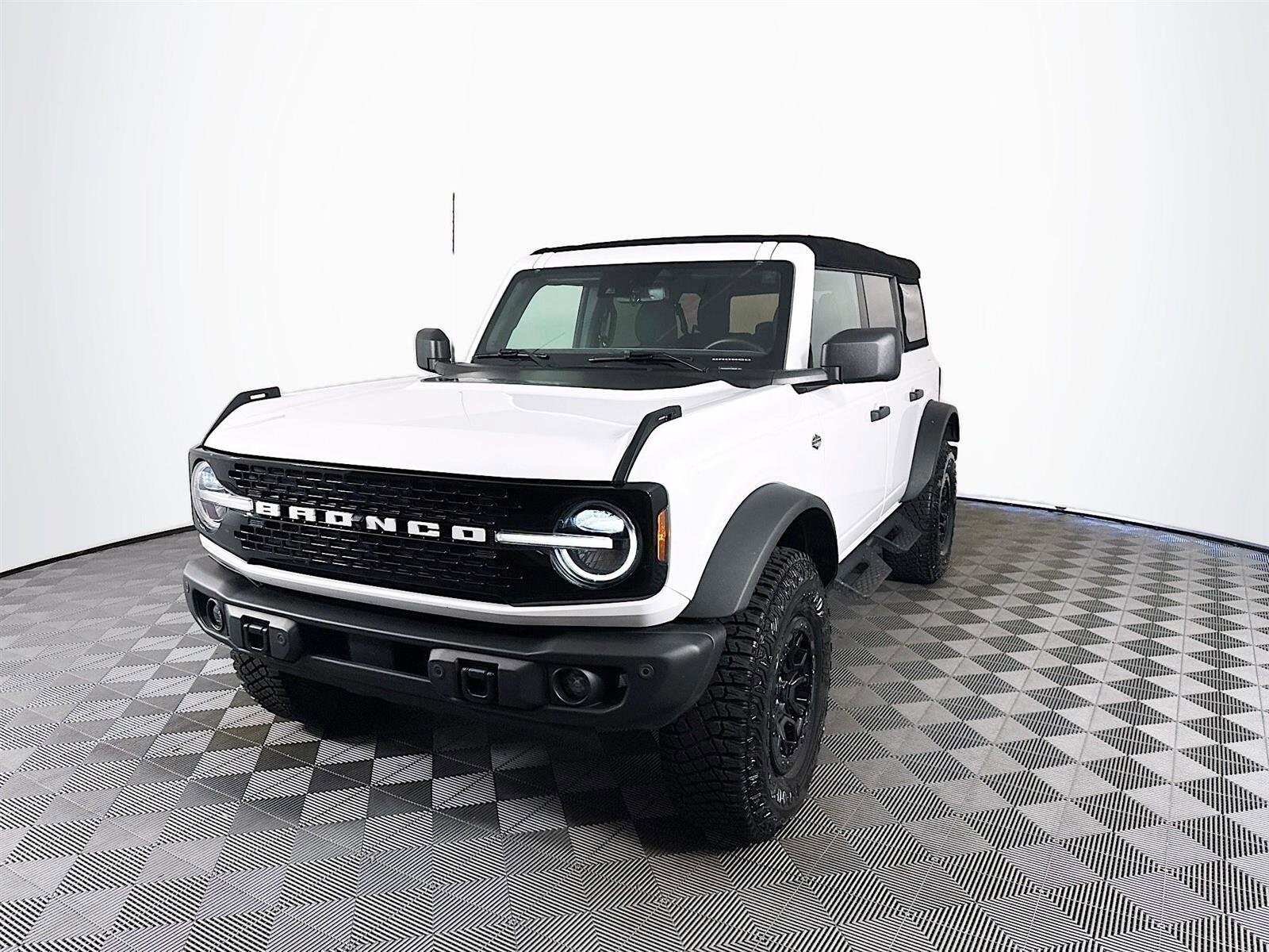 2023 Ford Bronco Wildtrak photo 2