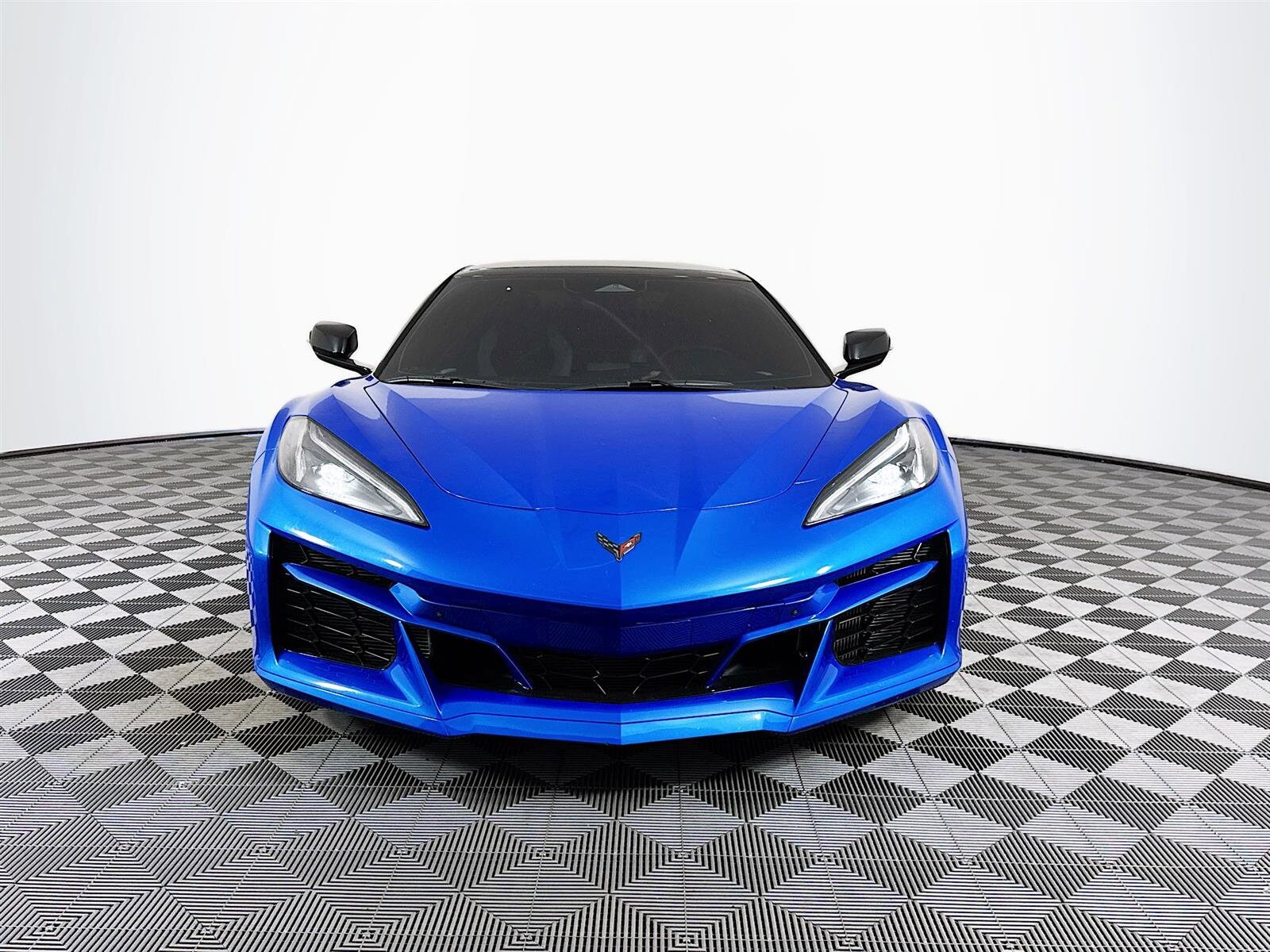 2024 Chevrolet Corvette Stingray E-Ray 2LZ photo 2