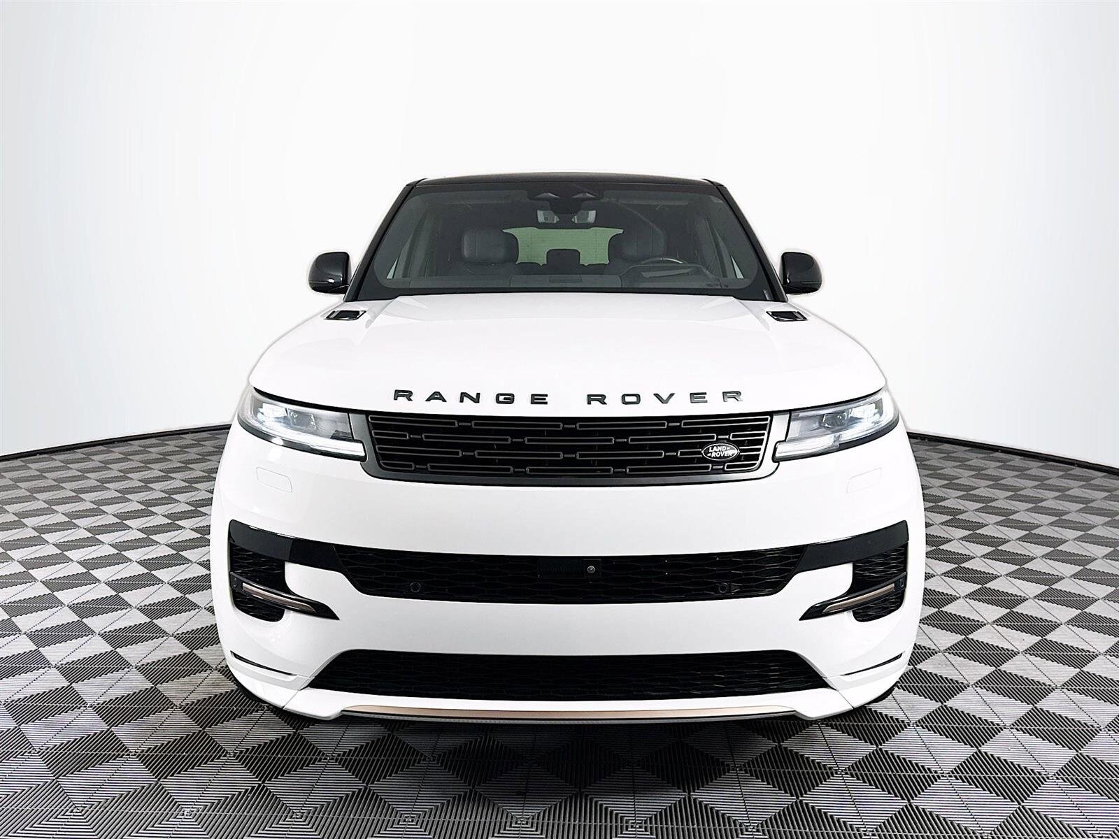 2024 Land Rover Range Rover Sport SE photo 2