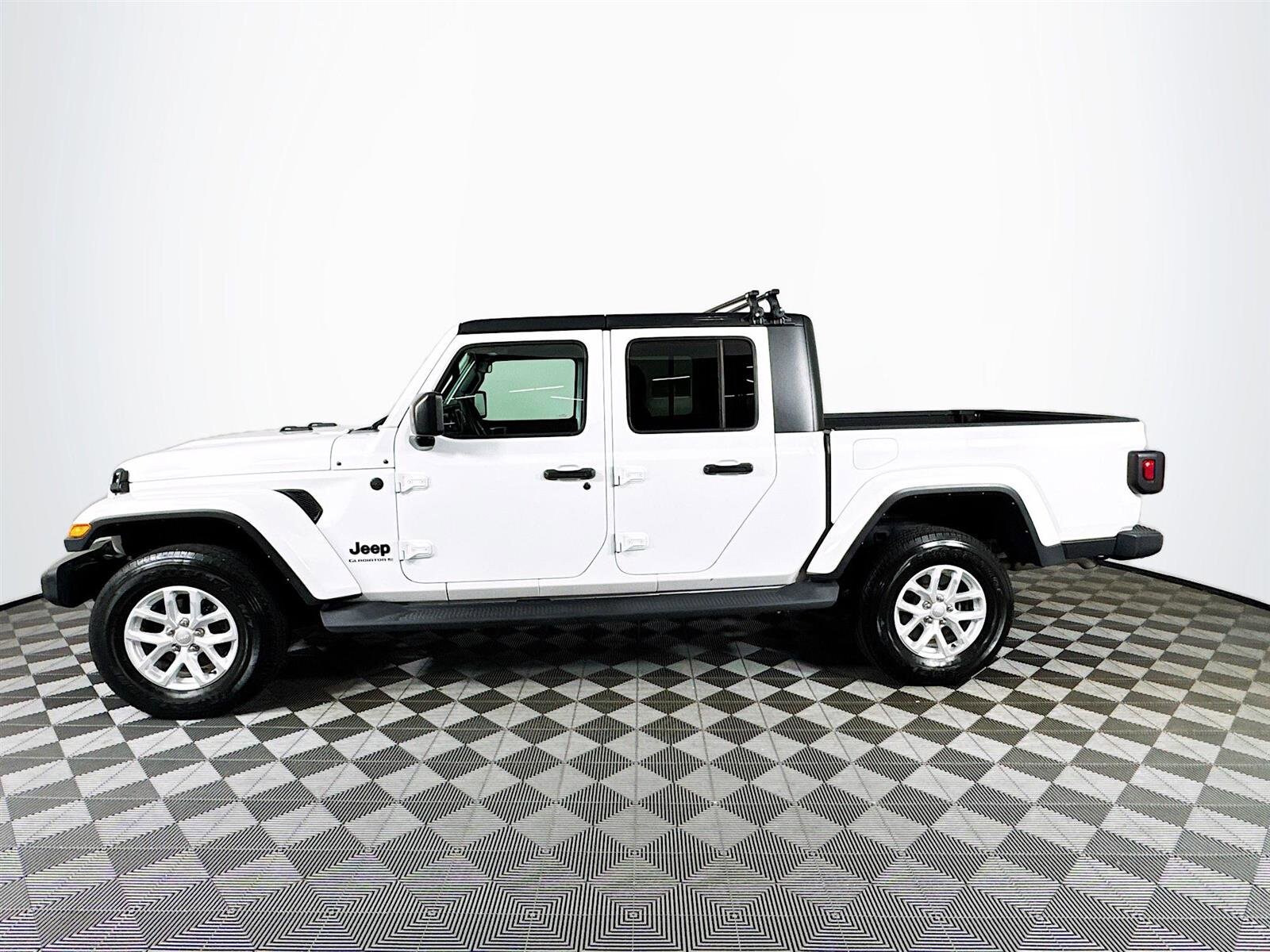 2023 Jeep Gladiator Sport S photo 4