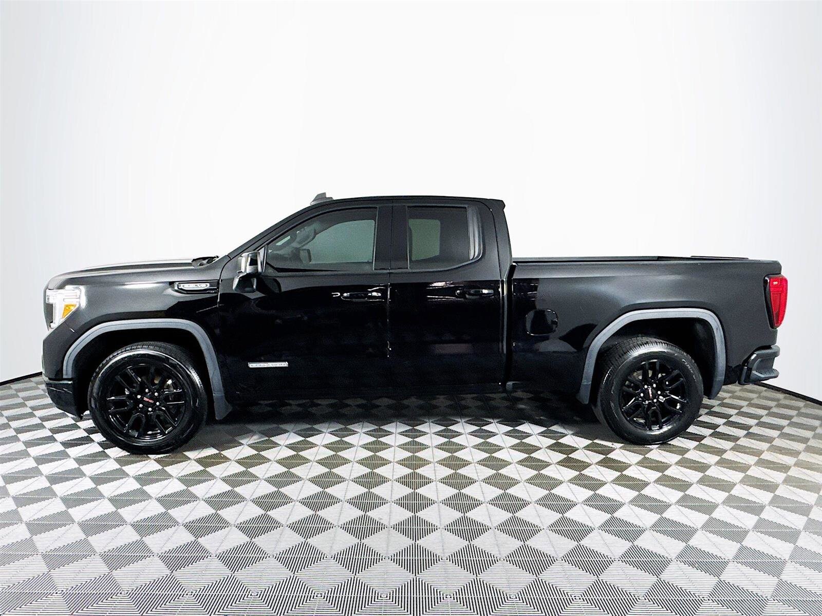 2020 Gmc Sierra 1500 Elevation photo 3