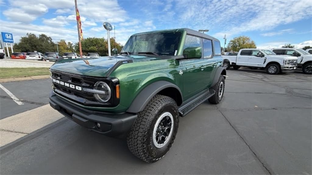 New 2025 Ford Bronco Outer Banks SUV