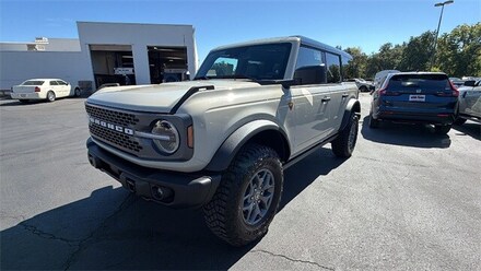 2025 Ford Bronco Badlands SUV