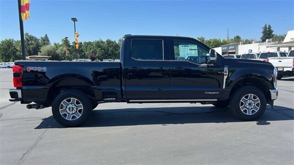 New 2025 Ford F-250SD Lariat Truck