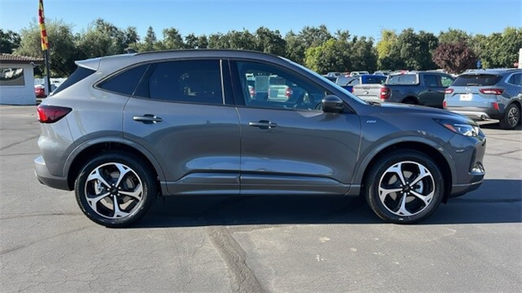 New 2025 Ford Escape ST-Line Elite SUV