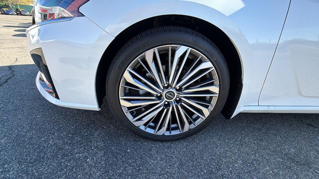 2025 Nissan Altima SL - Photo 10