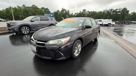 2015 Toyota Camry SE Sedan