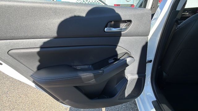 2025 Nissan Altima SL - Photo 14
