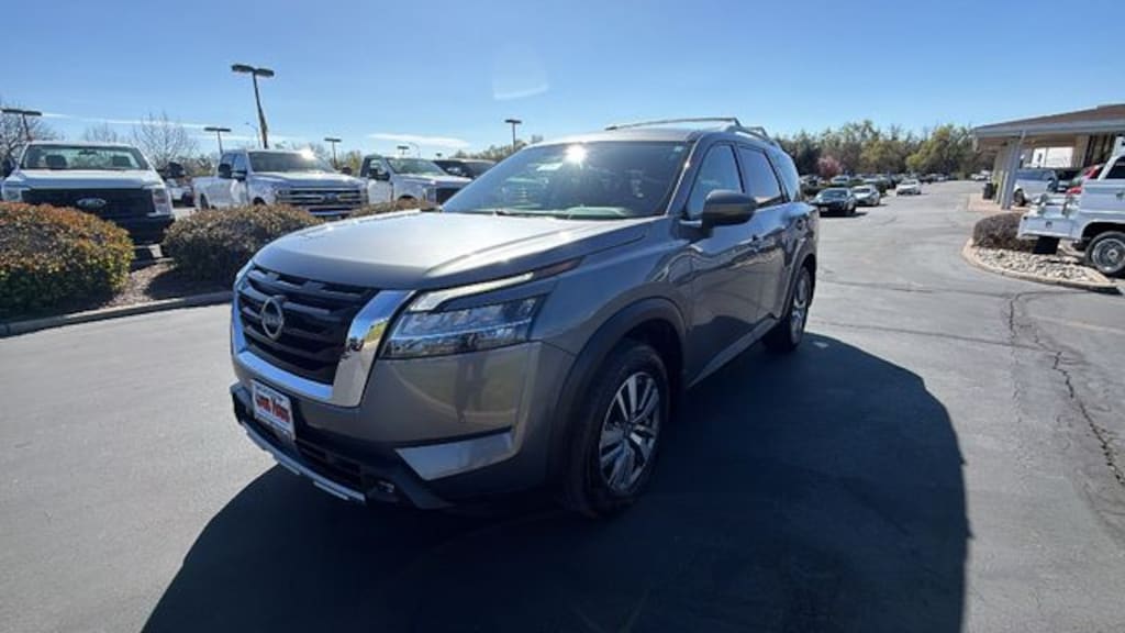 Used 2022 Nissan Pathfinder SL SUV