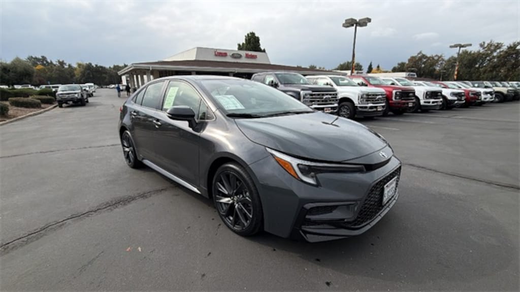 Used 2024 Toyota Corolla SE Sedan
