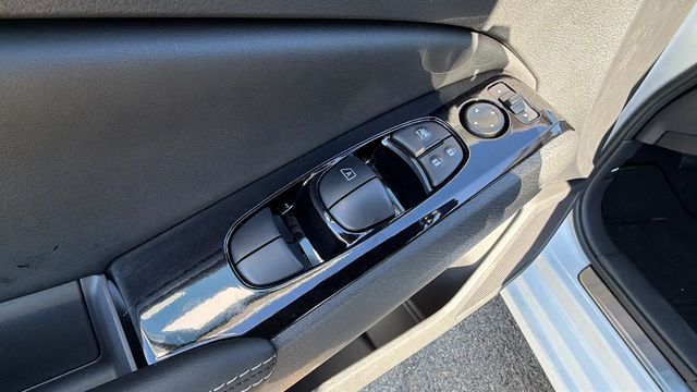 2025 Nissan Altima SL - Photo 20