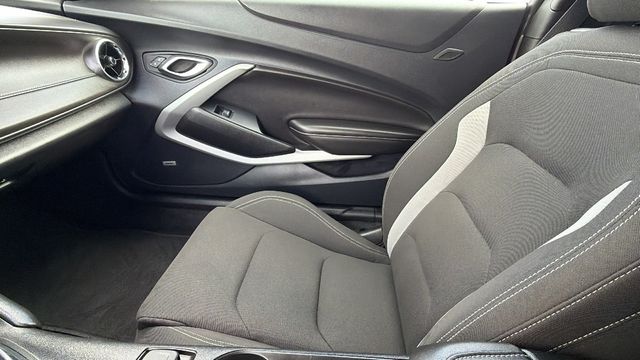 2024 Chevrolet Camaro 1LT - Photo 20