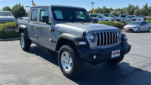 Used 2020 Jeep Gladiator Sport S with VIN 1C6HJTAG0LL157549 for sale in Redding, CA